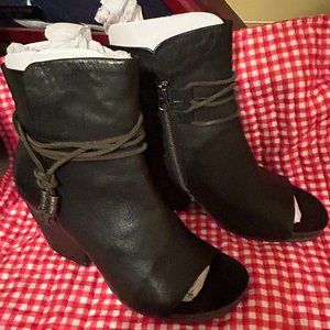 BedStu NWOT Leather Booties Size 10